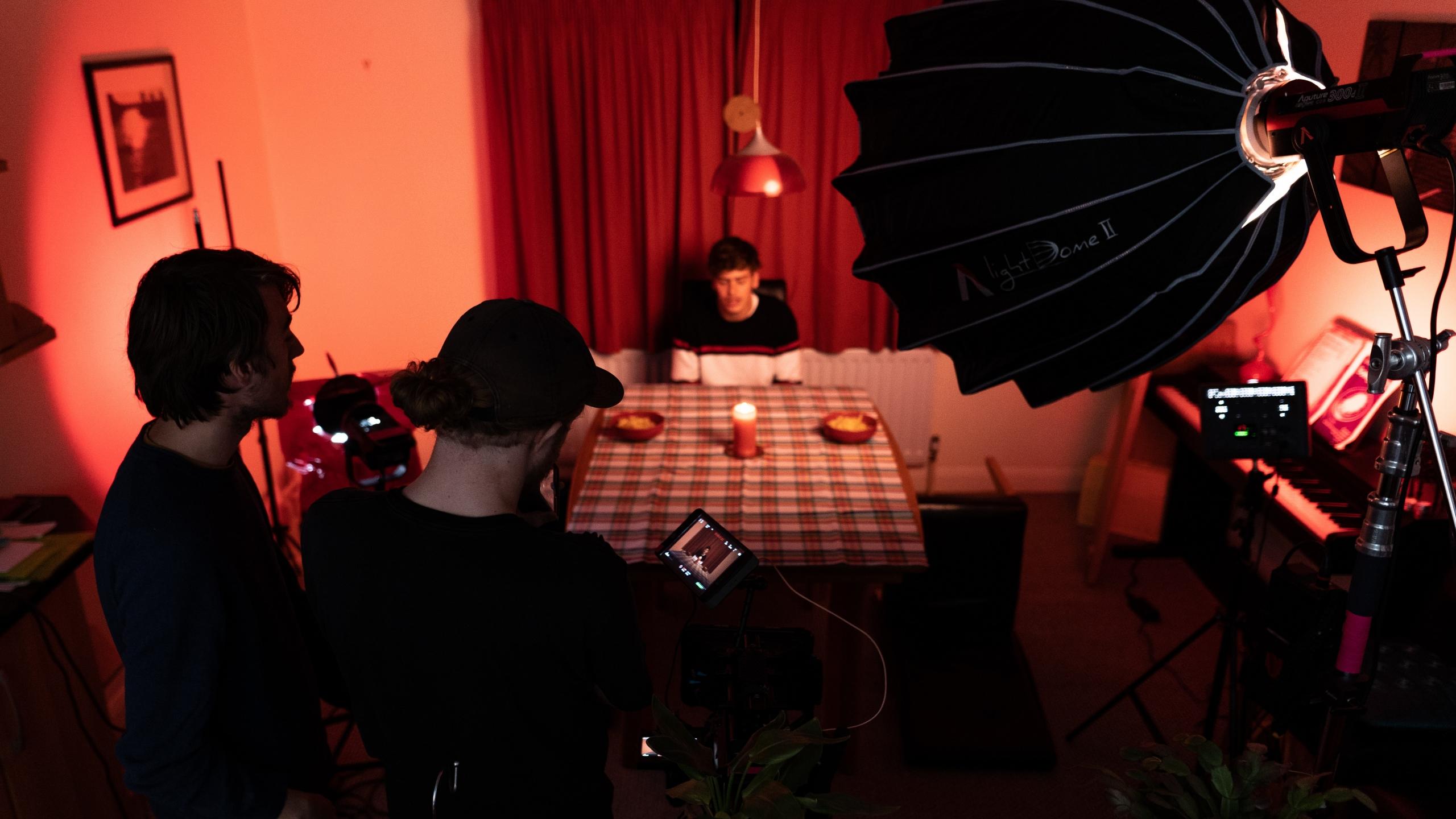Acteur in filmstudio