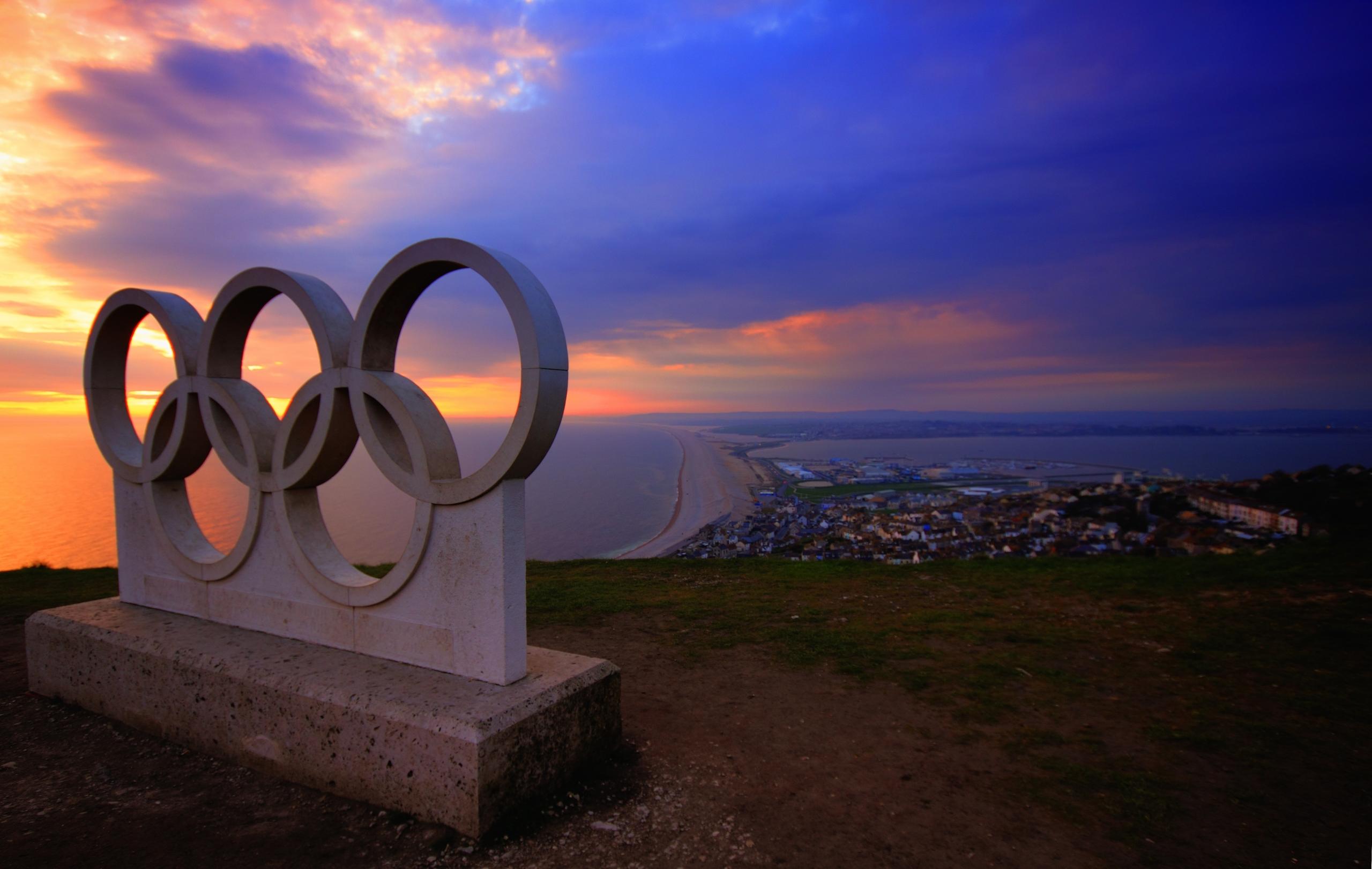 Standbeeld olympisch logo
