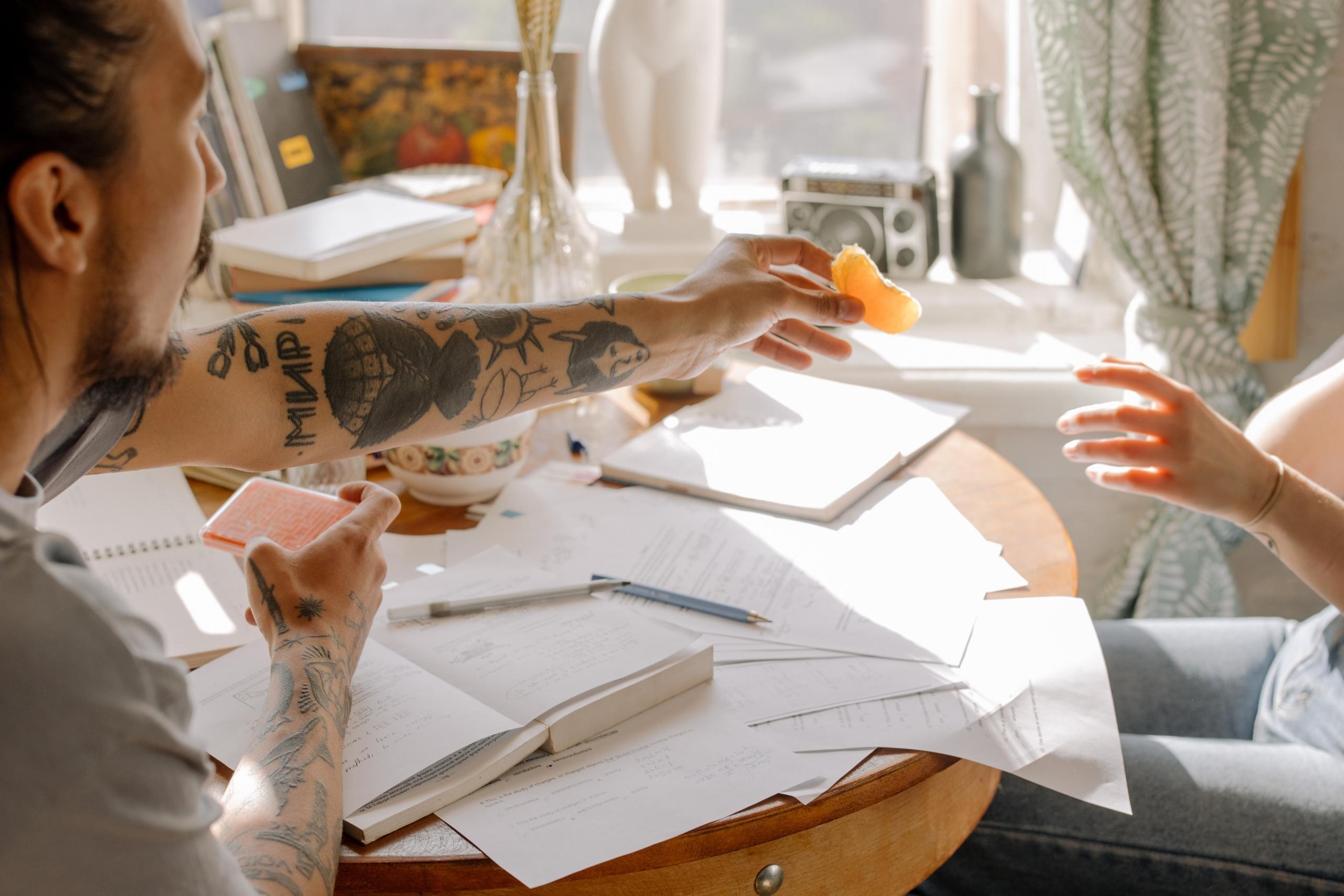 Man volgt privéles Duits