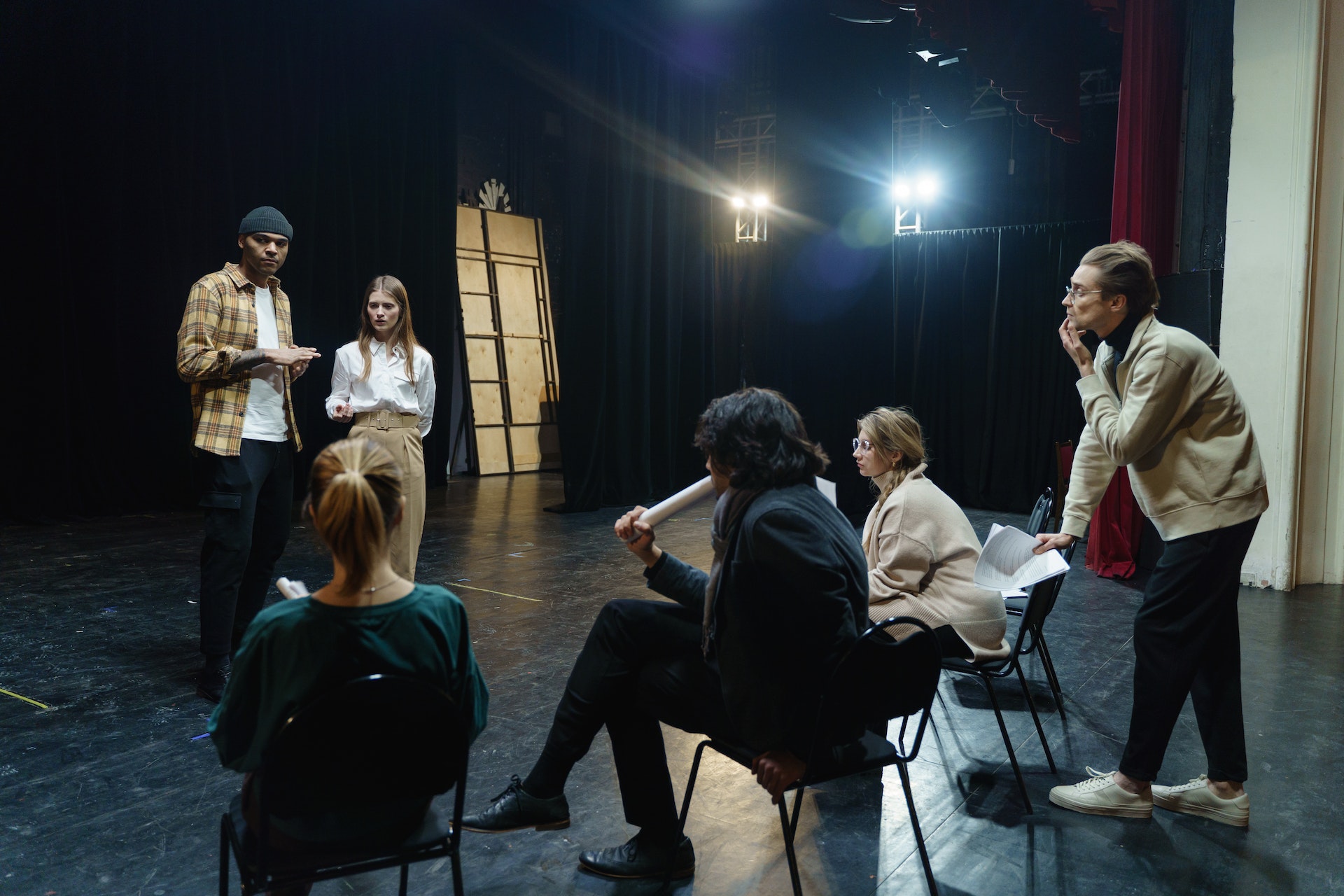 Acteurs volgen auditie