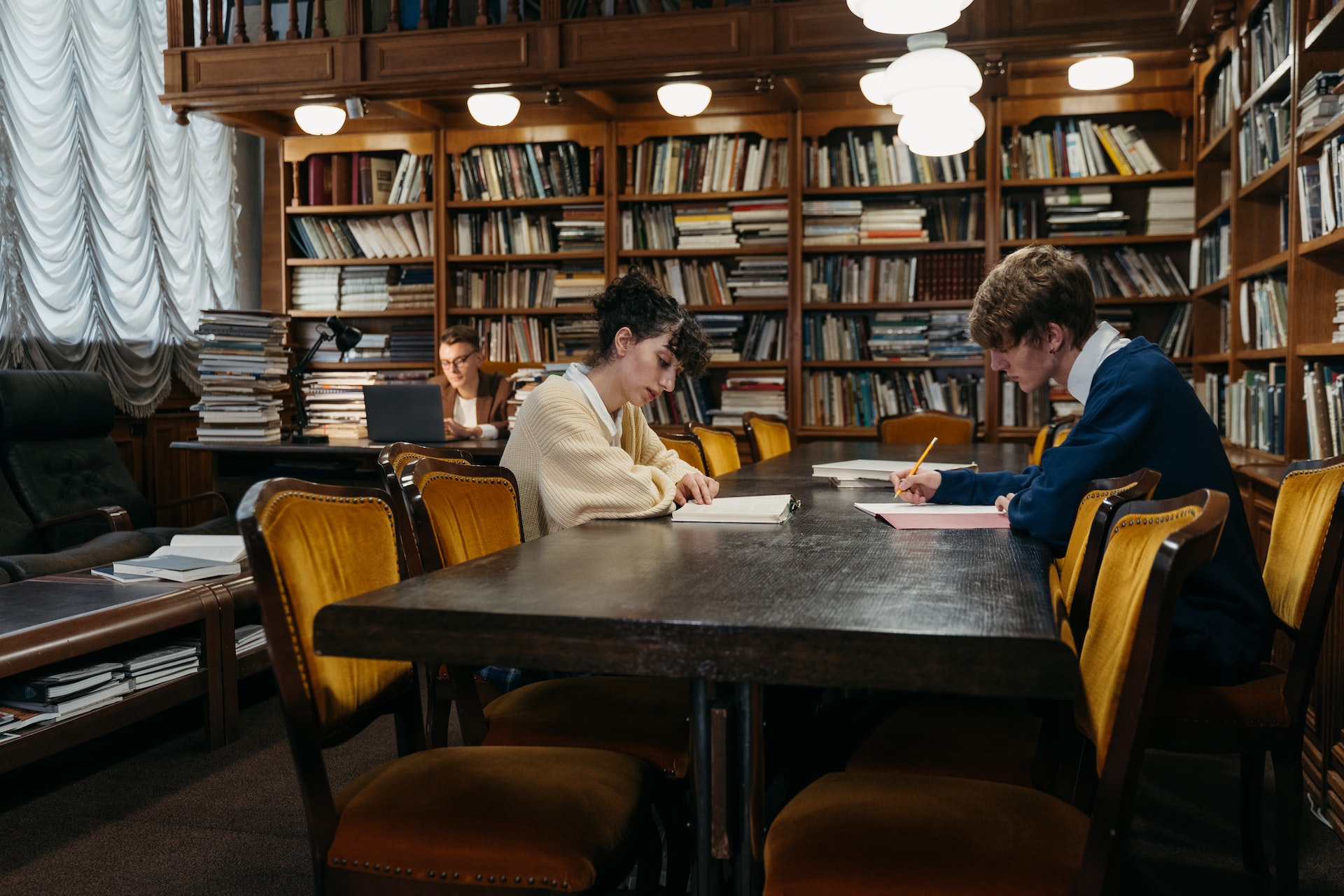 Studenten studeren samen
