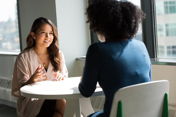conversie tussen twee vrouwen