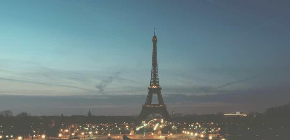 Présentation des lieux où l'on peut apprendre la guitare à Paris.