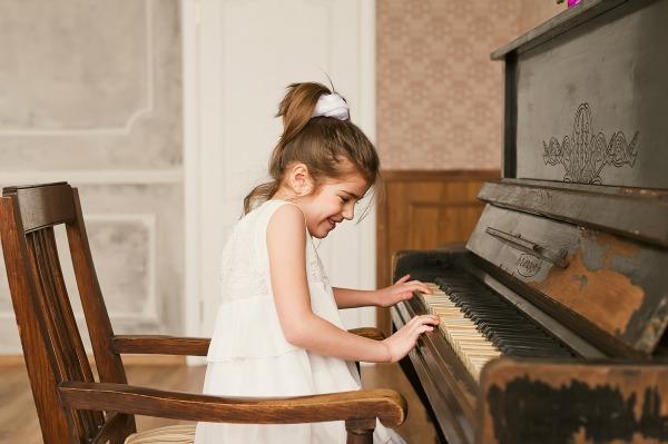 Pourquoi apprendre le piano aux enfants ?