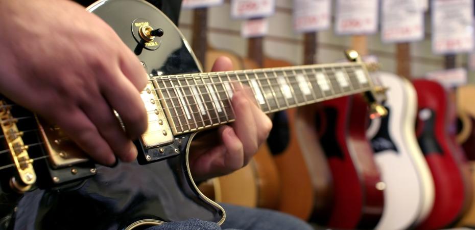 Les différentes méthodes pour apprendre à jouer de la guitare.