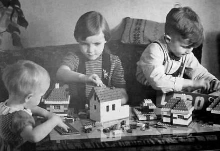 Depuis quand les LEGO existent-ils ? 