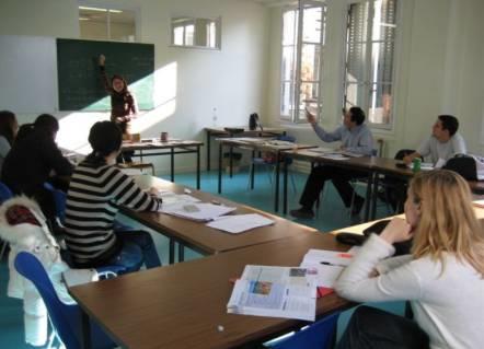 Les instituts qui permettent de prendre des cours de FLE à Lyon.