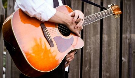 Les métiers que peuvent exercer les guitaristes.