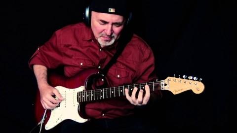 Comment bien repérer un rythme à la guitare ? En l'écoutant plusieurs fois à tête reposée.