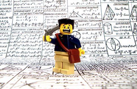 L'apprentissage des maths par le jeu est en plein essor. Le jeu utilise souvent le raisonnement déductif et la logique mathématiques.