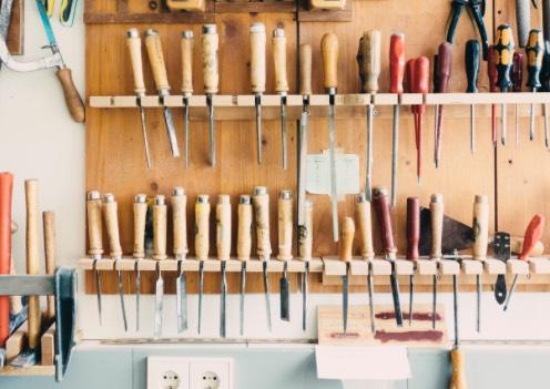 Avant de débuter le piano, il faut prendre le temps de définir quels accessoires vont être utiles à votre apprentissage du piano.