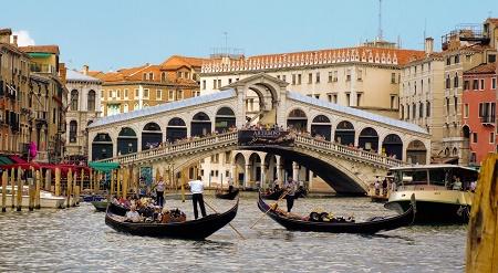 Quelles sont les bases de la langue italienne ?