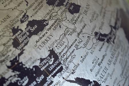 Quelles associations ouvrent leurs portes en France pour enseigner l'arabe ?