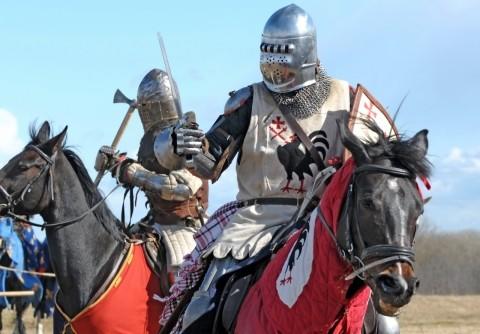 Quel était l'entrainement sportif des chevaliers ?