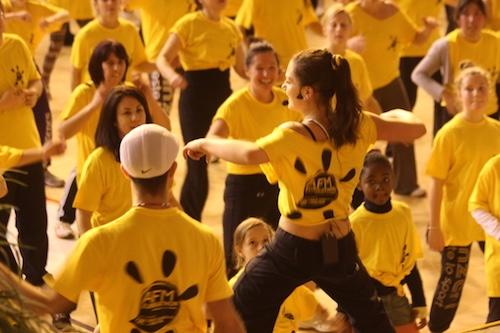 Pourquoi ne pas prendre des cours de danse en couple avec un professeur particulier à domicile ? 