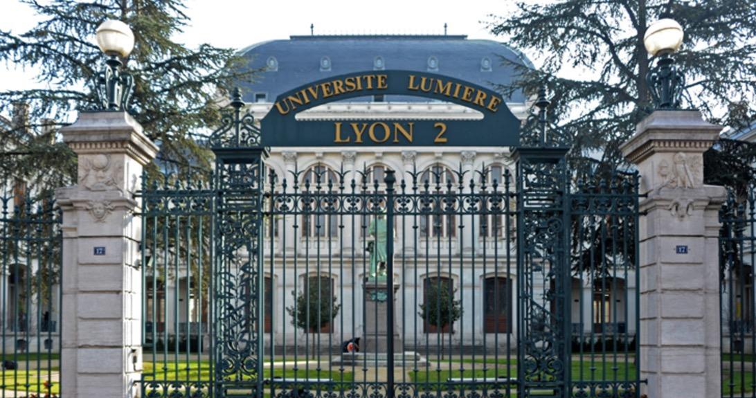 L'UFR des Langues est implantée sur 2 campus : -Campus Berges du Rhône (74, Rue Pasteur - Bâtiment Athéna - 69365 .
