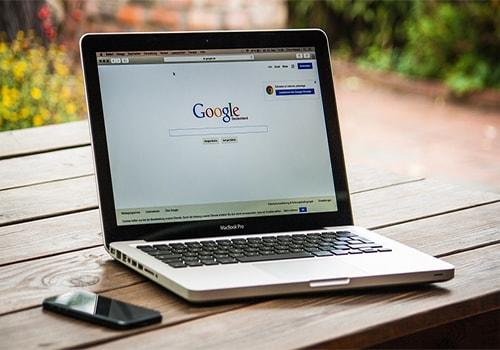 Les plateformes en ligne : une bonne alternative aux organismes scolaires pour devenir prof particulier d'espagnol.