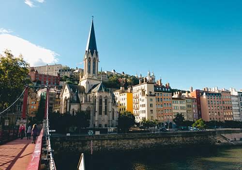 Comment prendre des cours de français en vivant à Lyon ?