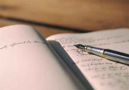 Pour progresser en français faites des dictées régulièrement.