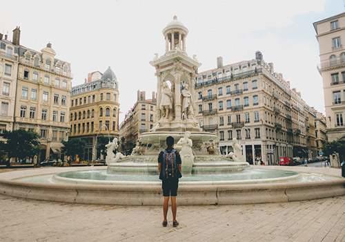 Comment prendre des cours du soir pour adultes en langue française ?