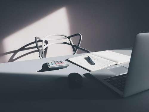 La calculatrice est indispensable en filière scientifique, tandis qu'un PC portable peut être utile dans toutes les matières : espagnol, anglais, allemand, italien, français, SVT, physique, chimie…