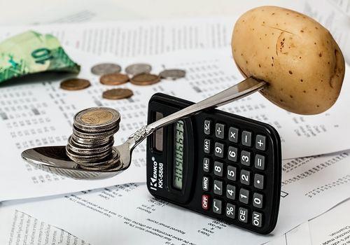 L'éducation a un prix souvent élevé pour les revenus modestes, le choix peut être difficile à faire.