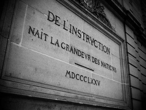 « De l'instruction naît la grandeur des nations ».