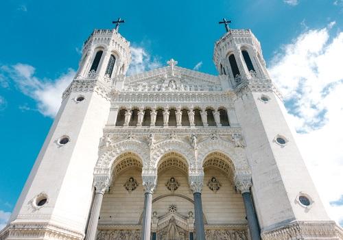 Au-delà de ses monuments emblématiques, Lyon possède une offre de soutien scolaire riche et variée !