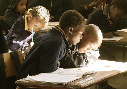 Aide scolaire et populations paupérisées : un rempart efficace contre l'exclusion ?
