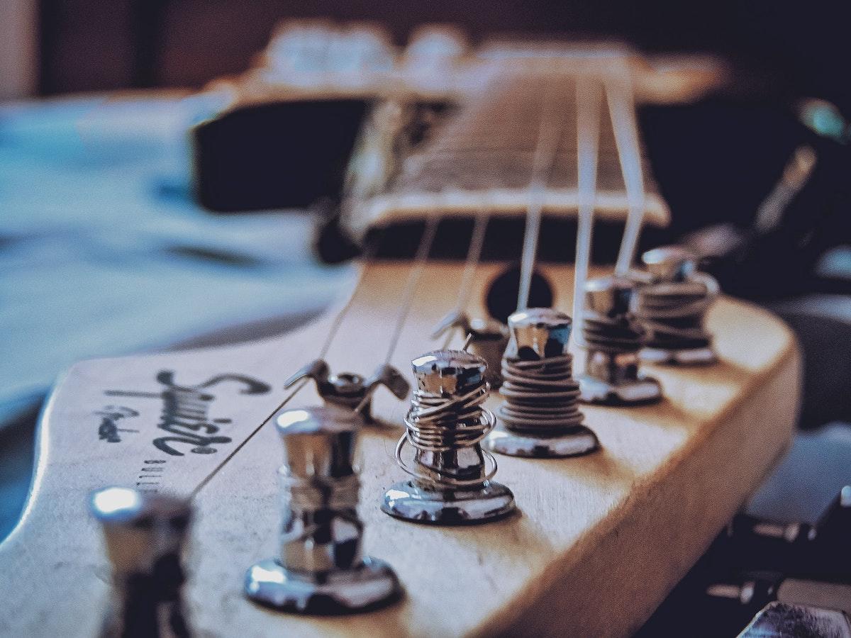 Comment choisir ses cordes de guitare ?