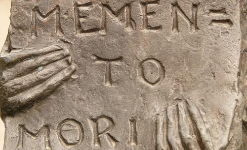 Pourquoi le latin n'est pas encore une langue morte ?