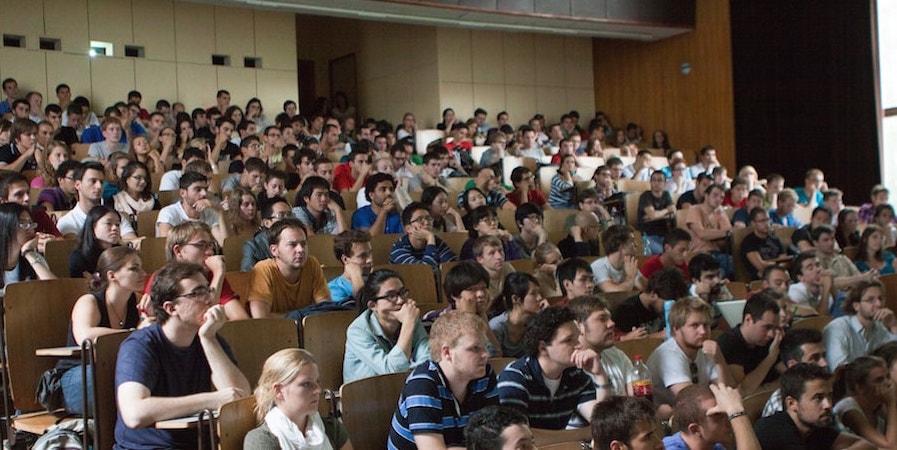 Quels sont les avantages de donner des cours particuliers à des étudiants en études supérieures ?