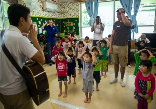 Est-il plus simple d'apprendre le japonais lorsqu'on est encore enfant ?