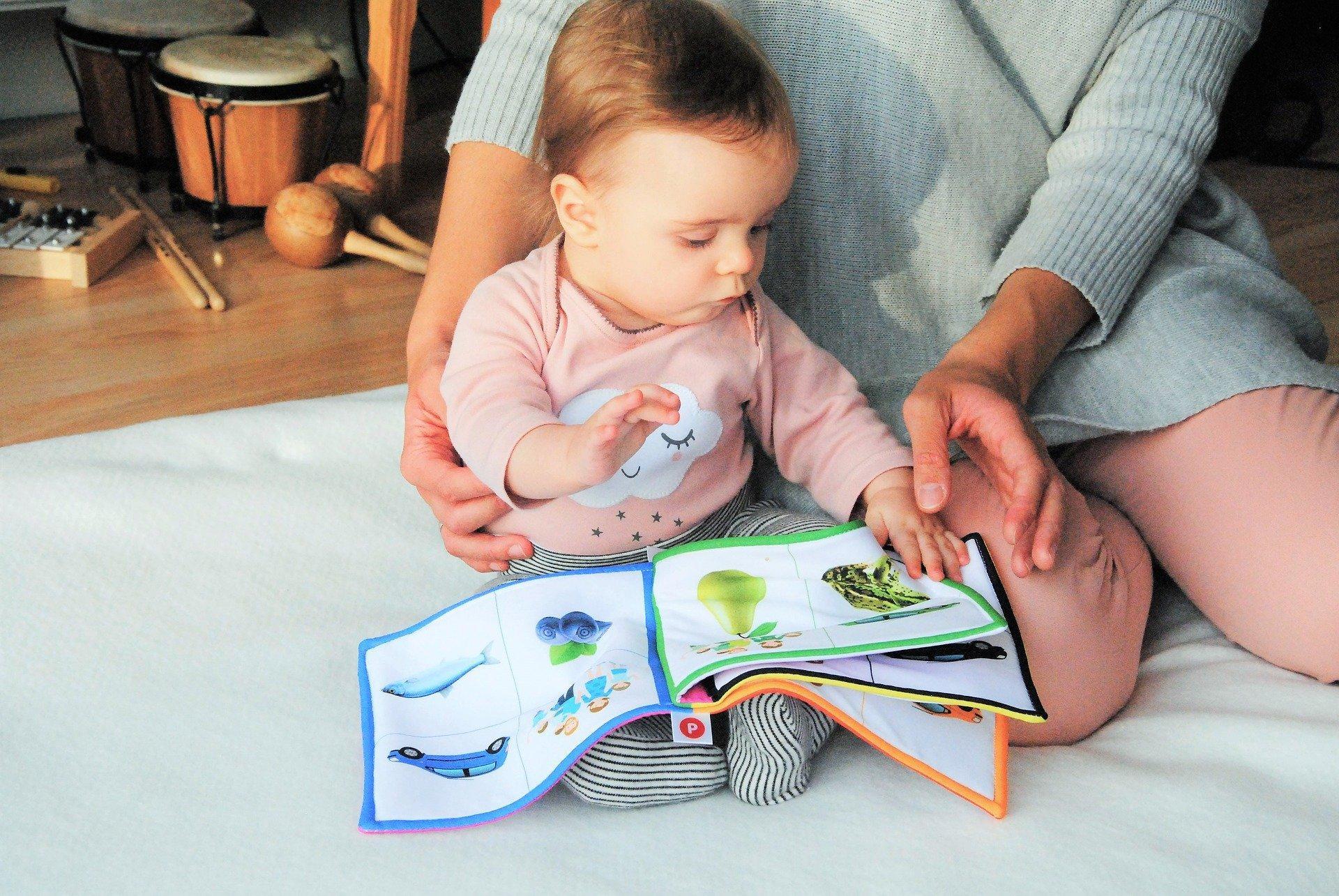 Livre versus mobile : que choisir ?