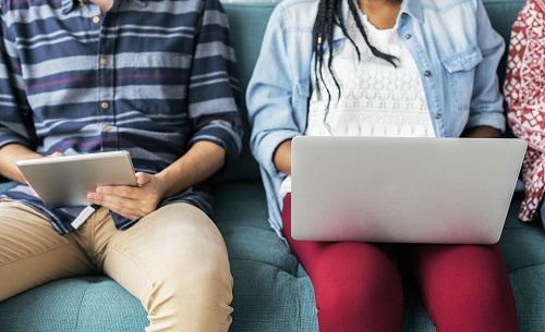 Comment accéder à des milliers de ressources éducatives 24h/24h et 7j/7j ?