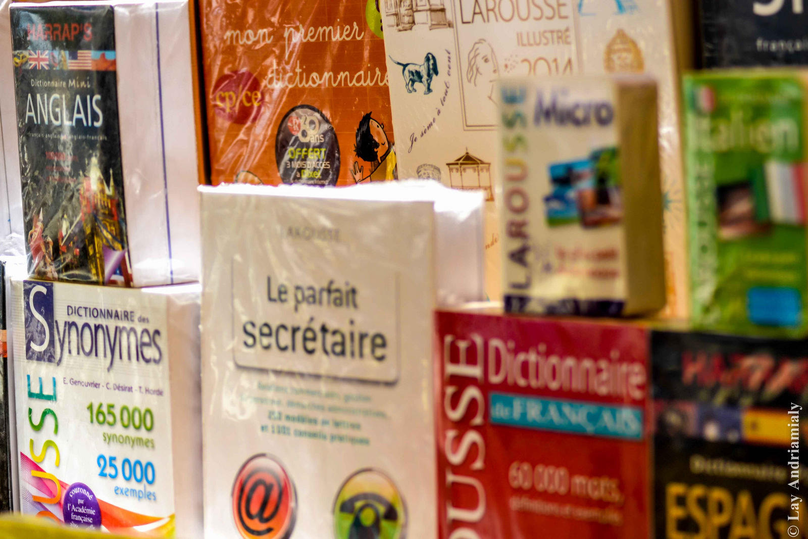 Jongler entre la traduction espagnole et les mots de notre langue maternelle pour mieux mémoriser.