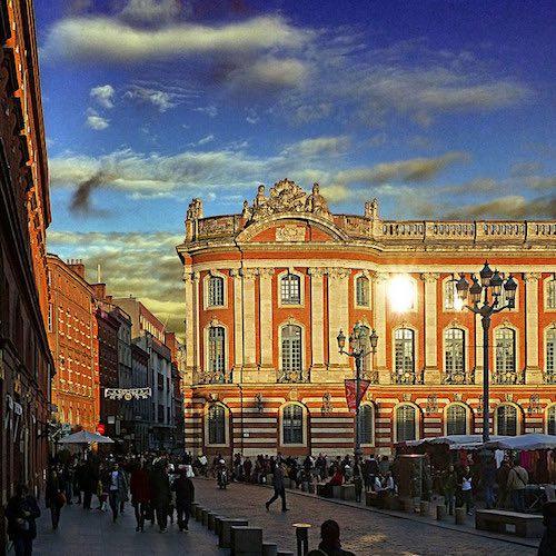 Pourquoi ne pas découvrir le mandarin, même si vous êtes déjà sorti d'école, par exemple avec vos heures de formation en tant que salarié ?