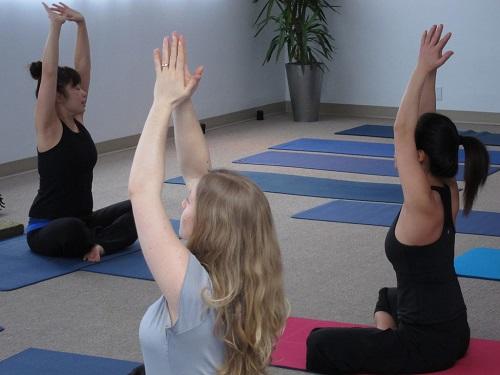 Quels cours suivre pour enseigner le yoga ?