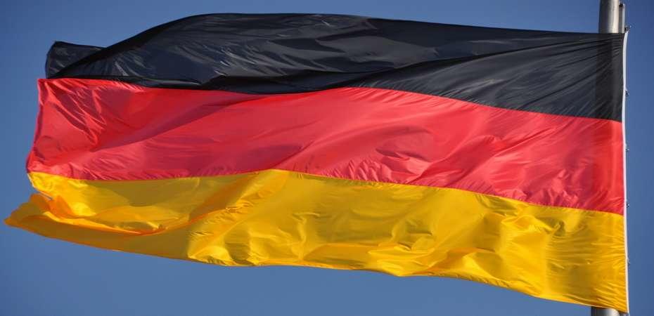 La bannière allemand, ce sont aussi trois couleurs qui n'ont retrouvé leur unité qu'en 1990, après la chute du mur de Berlin en 1989.
