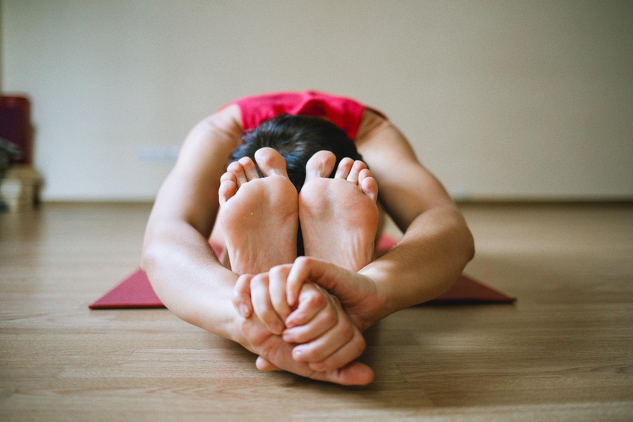 Quelles postures de yogiste quand on a de l'arthrose ? 