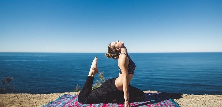 Quelles postures yoguiques soulagent la douleur ?