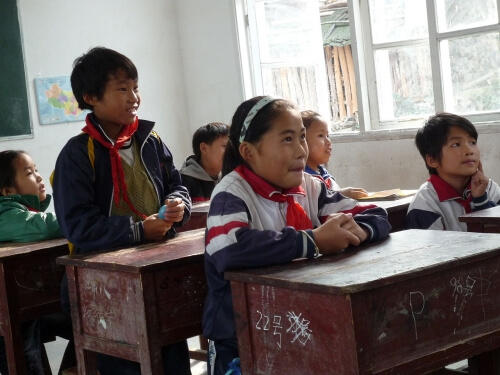 Quelle méthode d'apprentissage du chinois mandarin propose une version CD en plus de son site internet ?