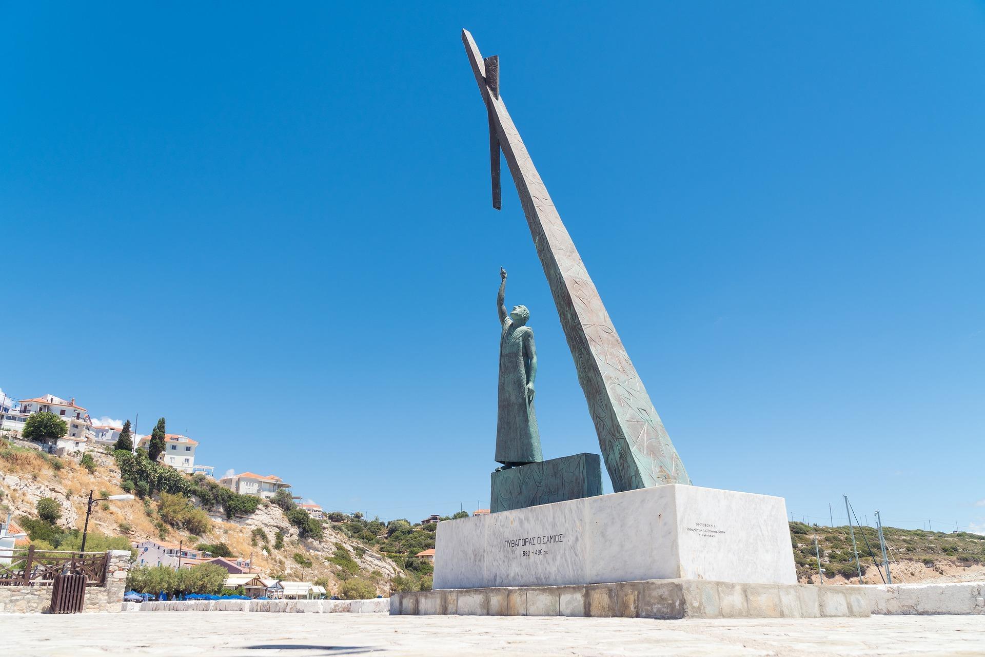 En voyage dans les Cyclades, on pourrait être amené à s'amuser à faire des maths...