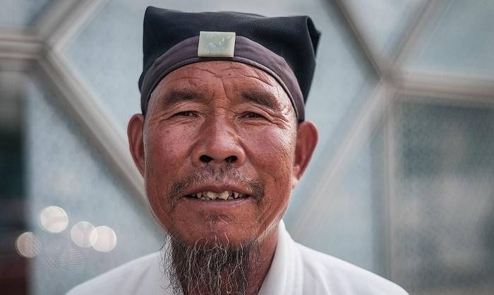 Le sens du prénom chinois en chinois peut aller du "Petit Dragon" à la "Fleur Fraiche"