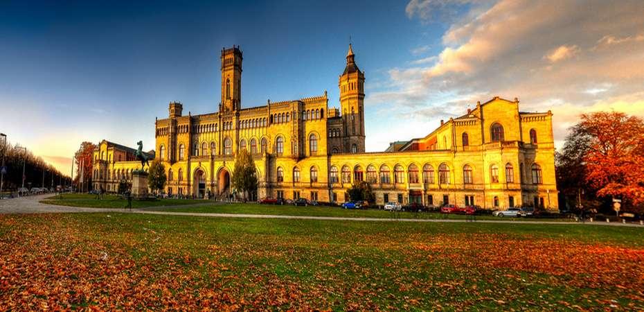 Les pays rhénans ne manquent pas d'auteurs illustres, dont la plume gothique est largement étudiée en cours de civilisation allemande.