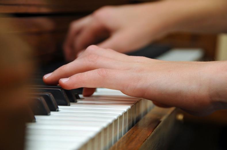 Tableau D'Accords Et Échelles De Piano - Lot De 2 Posters Plastifiés - Apprentissage Musique - Tous Niveaux