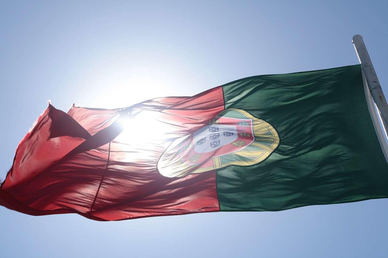 Quelles sont les ressources en ligne pour perfectionner son niveau de langue portugaise ?