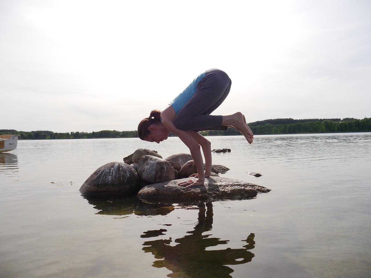 Pourquoi ne pas prendre des cours de yoga en parallèle de vos cours de chant ?