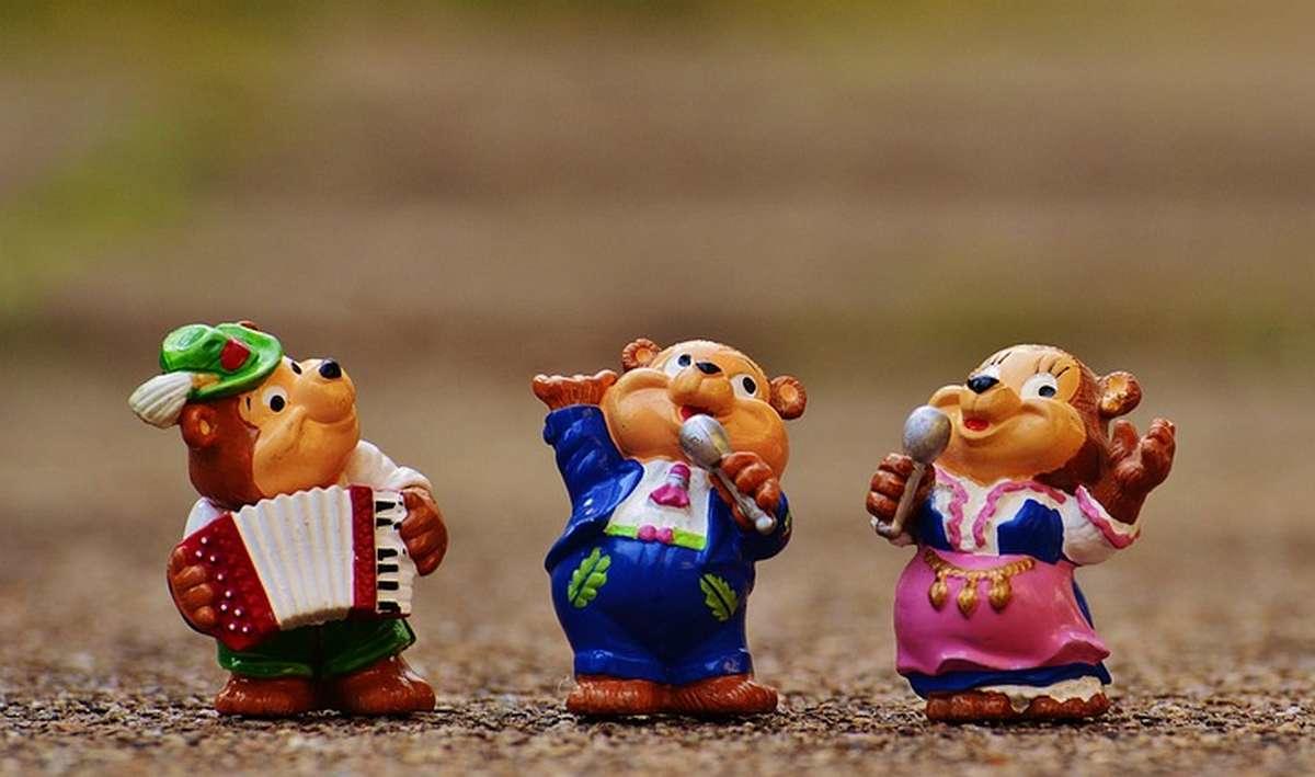 figurines apprenant à chanter