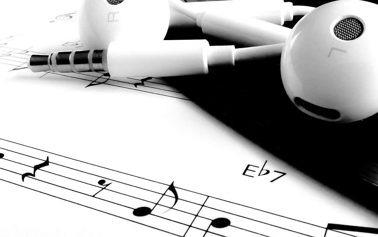 Comment connaître le solfège sans passer par les cours en école de musique ?